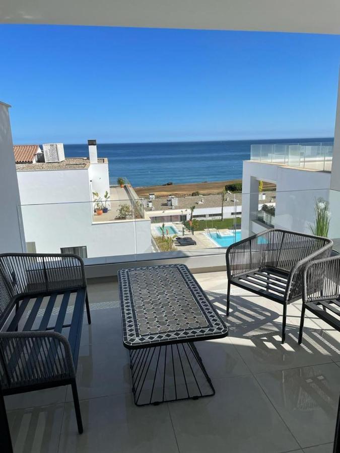 Modern Duplex In Alcaidesa Links II Apartment Luaran gambar