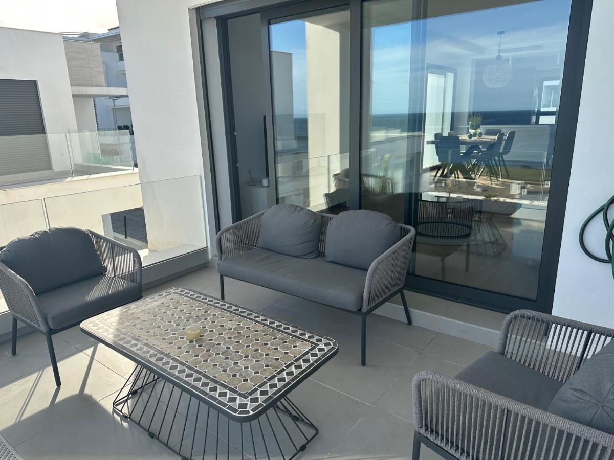 Modern Duplex In Alcaidesa Links II Apartment Luaran gambar